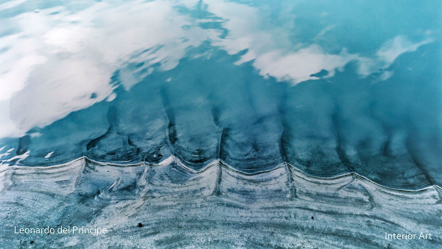 PARI04 Abstract art with blue and white tones resembling a serene water surface. Soft ripples and cloud reflections create a tranquil, soothing atmosphere